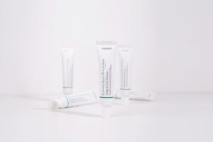Thesera Hydrating Repair Blemish Balm – niisutav ja kaitsev BB-kreem
