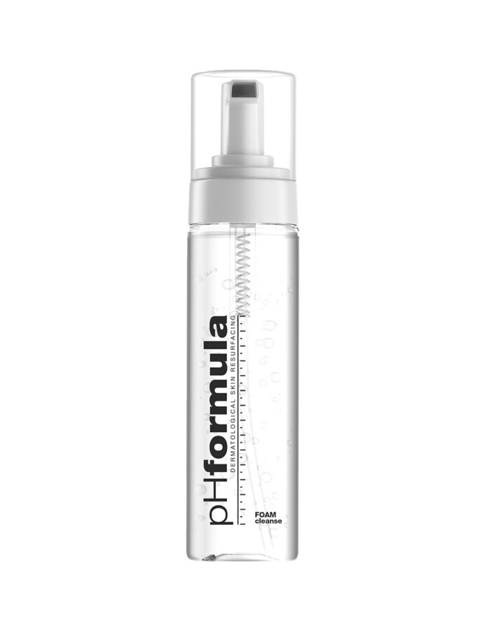 pHformula FOAM Cleanse seebivaba puhastusvaht sobib kõikidele nahatüüpidele. Sisaldab ainulaadset kombinatsiooni piimhappest, nõiapuuekstraktist ja rohelise tee ekstraktist. Need toimeained pakuvad nahka rahustavat toimet ning on saastevastaste omadustega.  Toode parandab nahastruktuuri ja toonust, on pigmenti ühtlustav ning leevendab päikesest tingitud nahaprobleeme. Kasutades toodet igapäevaselt, on tulemuseks terve ja särav nahk.