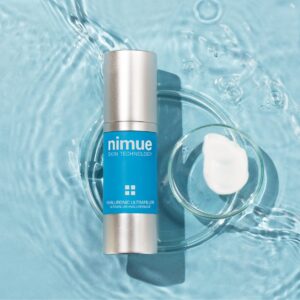 Nimue Hyaluronic Serum on kerge ja ülitõhus hüaluroonhappe seerum, mis niisutab nahka sügavuti kõikides kihtides. See lisab volüümi, vähendab kortse, kaitseb saaste ja oksüdatiivse stressi eest ning annab nahale kohese värskuse ja elujõu. Sobib kõikidele nahatüüpidele.sügisene nahahooldus