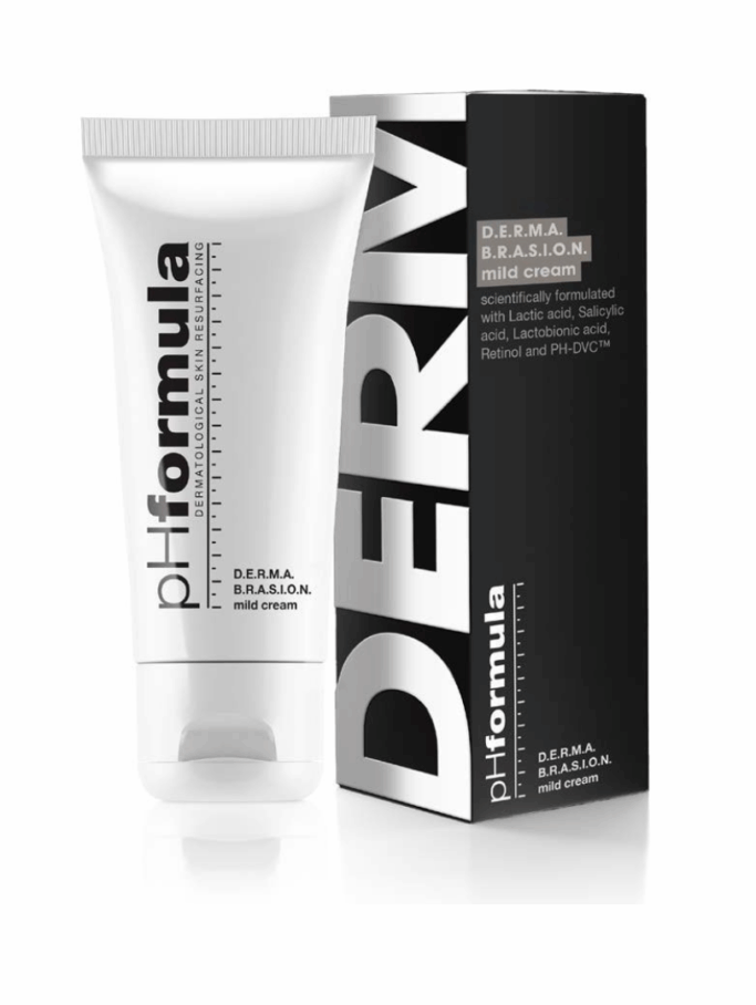 D.E.R.M.A.A.B.R.A.S.I.O.N. mild cream on täiustatud kodune naha taastamise hooldustoode. Selle kreemipõhine koostis on mõeldud mitmesuguste nahaprobleemide, sealhulgas vananemise, hüperpigmentatsiooni, aknele kalduva naha ja punetuse vastu. Piimhappe, salitsüülhappe, laktobioonhappe ja retinooli võimas kombinatsioon toimib sünergiliselt, et soodustada rakkude uuenemist, mis aitab kaasa naha täiustatud koorimisele. See koostis mitte ainult ei paranda naha tekstuuri, vaid aitab ka taastada särava, terve kuma, jättes naha siledamaks, klaarimaks ja nooruslikumaks.