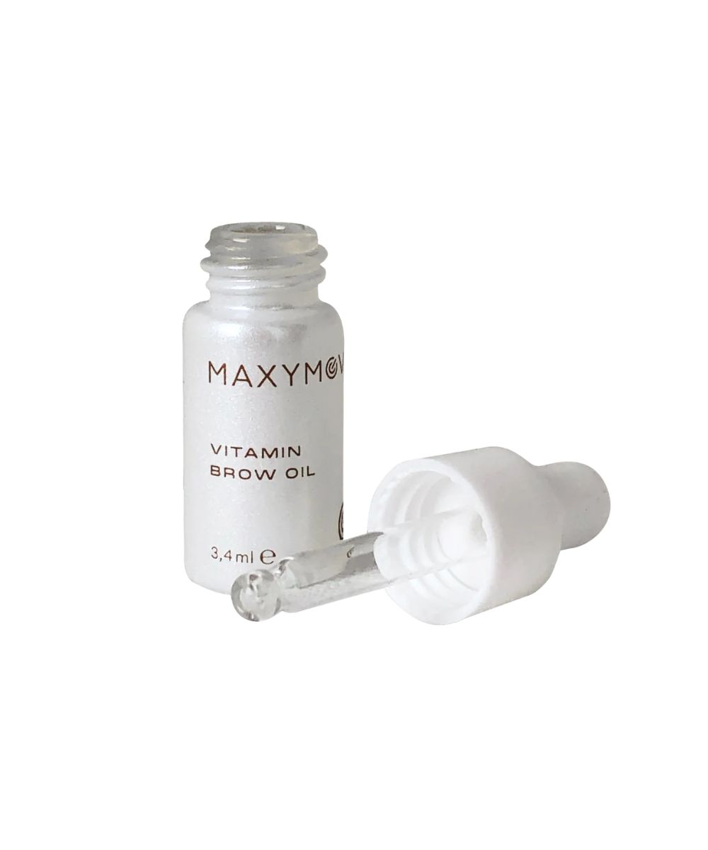 MAXYMOVA Vitamin Brow Oil: Luksuslik hoolitsus sinu kulmudele MAXYMOVA Vitamin Brow Oil on spetsiaalselt loodud kulmuõli, mis pakub intensiivset hooldust pärast henna- või värvimisprotseduure. See õli mitte ainult ei kaitse värvi, vaid säilitab ka kulmude loomuliku elujõu. Miks valida MAXYMOVA Vitamin Brow Oil? Rikas õlide segu: Sisaldab mandli-, riitsinus-, krambe abessiinika-, lina-, argaania-, jojoba-, avokaado-, päevalille- ja oliiviõli, mis niisutavad sügavalt. Vitamiinidega rikastatud: Sisaldab vitamiine A, E ja C, mis toidavad ja tugevdavad kulmukarvu. Aroomiteraapia: Kerge aroom magusate vanilje- ja maasika-koore nootidega, lisades luksusliku puudutuse. Värvikaitse: Aitab säilitada henna või värvi intensiivsust. Elujõud & Sära: Taastab kulmude loomuliku sära ja elujõu.