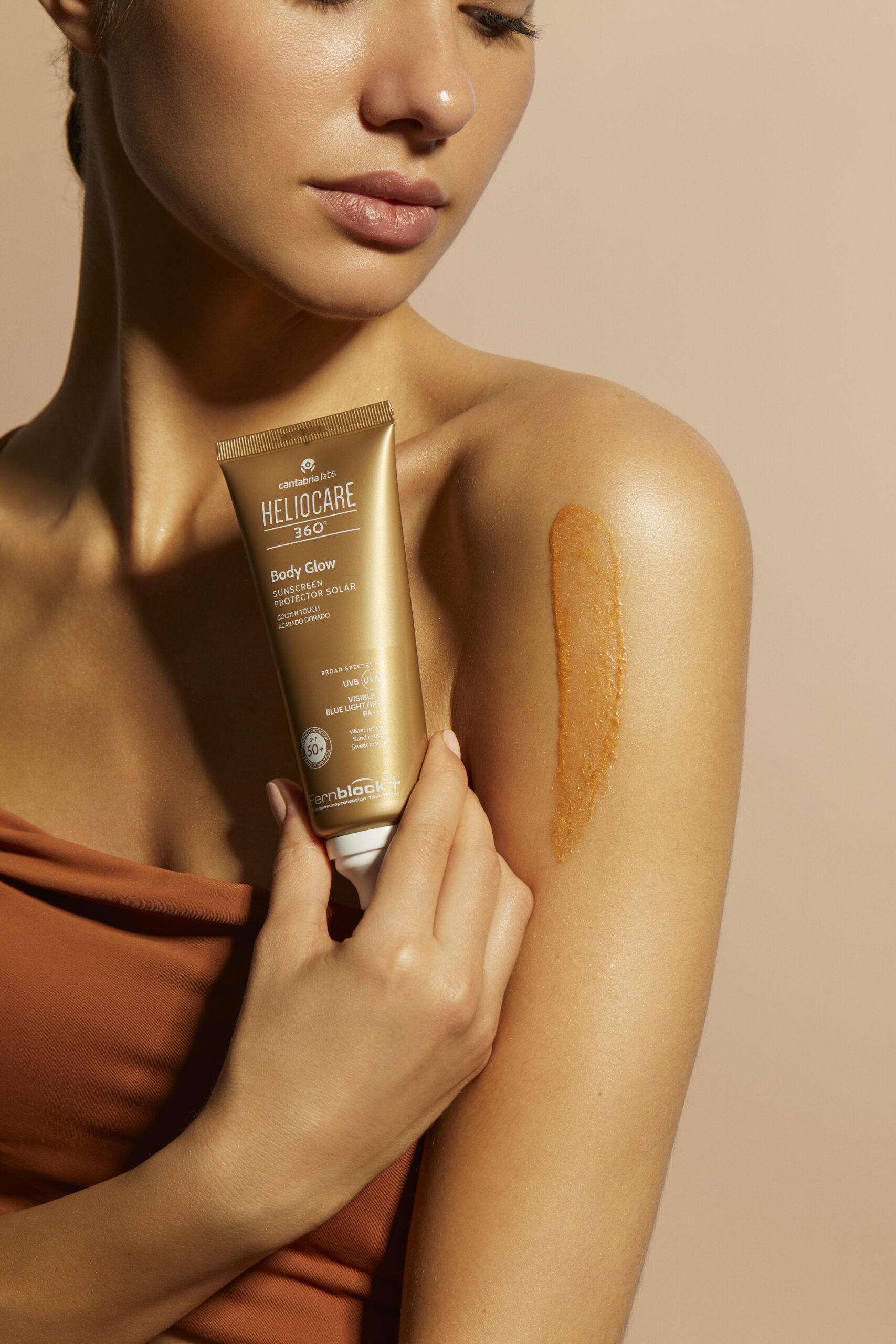 HELIOCARE 360º Body Glow SPF50+