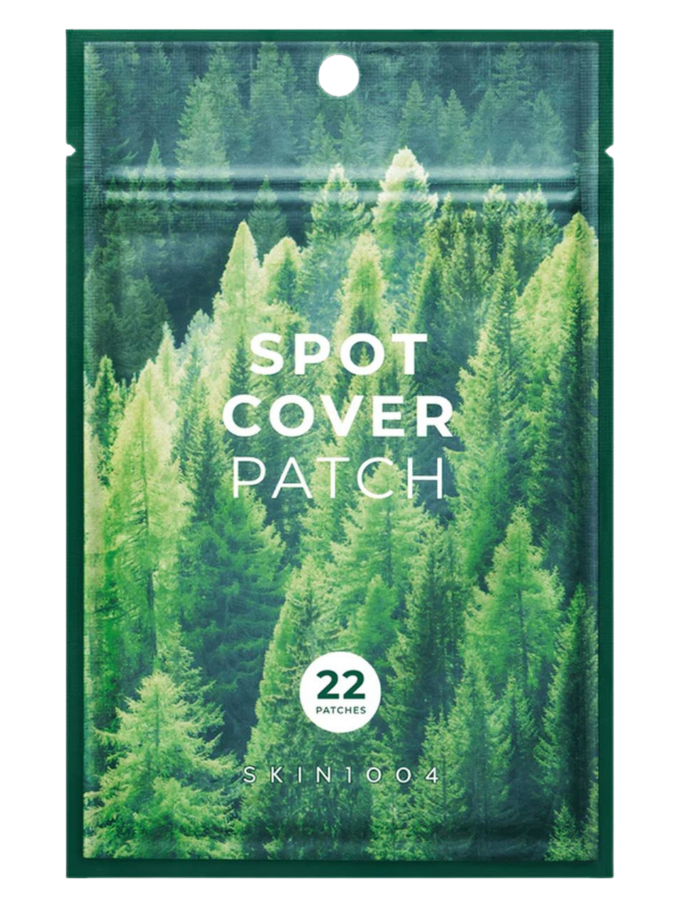 SKIN1004 Spot Cover Patch on õhuke ja läbipaistev vistrikuplaaster, mis aitab vistrikke diskreetselt katta ja kaitsta, toetades naha kiiremat ja puhtamat paranemist. Sisaldab Centella Asiatica ekstrakti, mis on tuntud oma rahustavate omaduste poolest. Hüdrokolloidtehnoloogia aitab imada liigset rasu ja ebapuhtusi, hoides samal ajal probleemse piirkonna puhta ja kaitstuna.